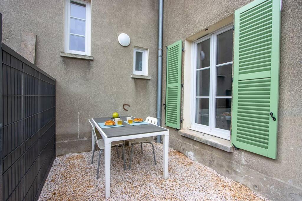 Appartement Avec Terrasse Et Parking, A Meaux Buitenkant foto